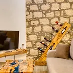 Crypty Villa Soroni