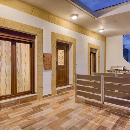 Villa Crypty *