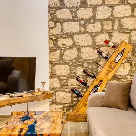 Crypty Villa Soroni